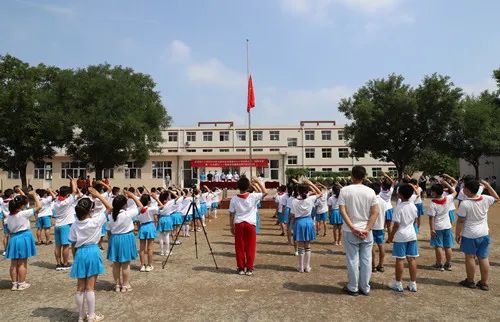 材料学院与蓟州区洇溜镇中心小学结对共建“材智学堂”